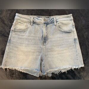 Wild Oak Boutique Gabby Risen Shorts - Light Wash - High Rise